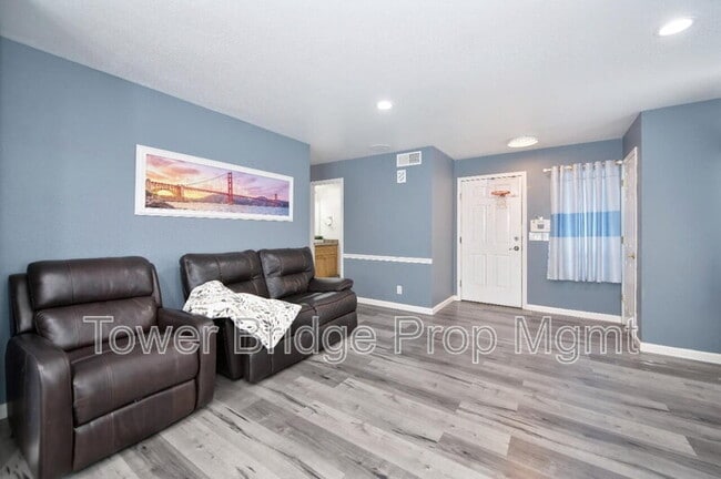 Building Photo - 8924 La Margarita Way