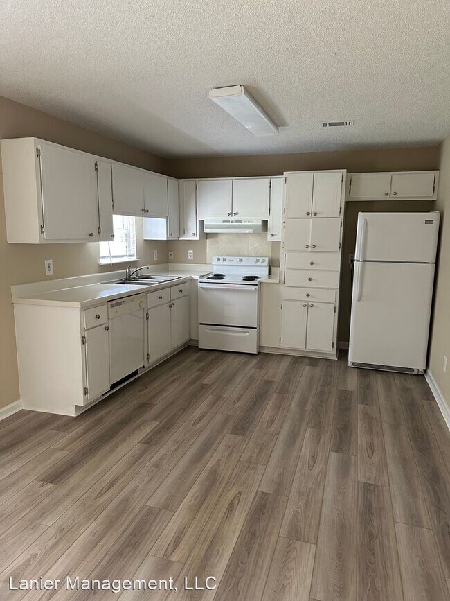 Foto del edificio - 3 br, 2 bath House - 10611 Middleground Rd