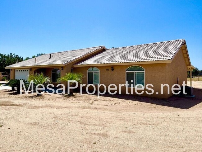 Foto del edificio - 15601 Sultana St