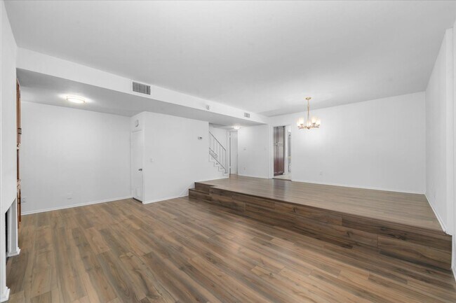 Building Photo - 11260 Overland Ave