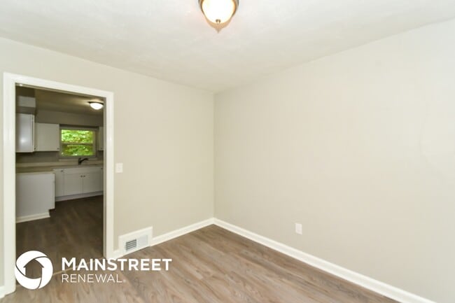 Building Photo - 1660 Valencia Rd