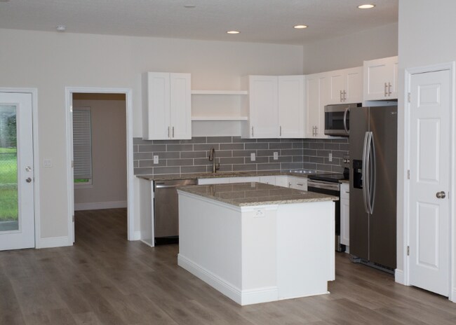 Building Photo - 39533 Meadowood Loop