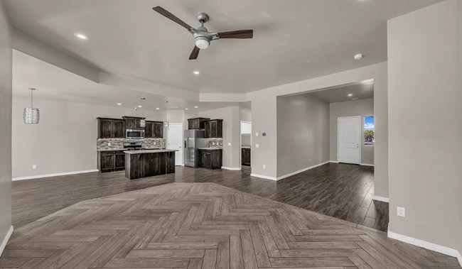 Building Photo - Gorgeous 4 Bed with 3 Car Garage AND Hot Tub