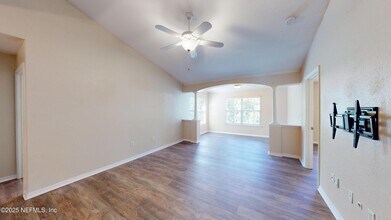 Building Photo - 7800 Point Meadows Dr