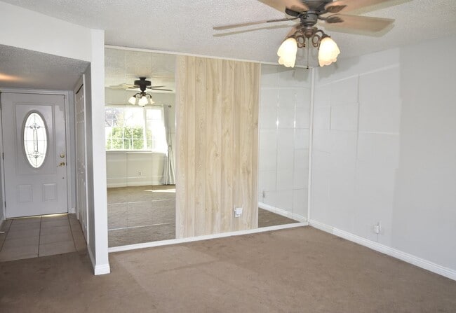 Building Photo - 7706 Garden Gate Dr