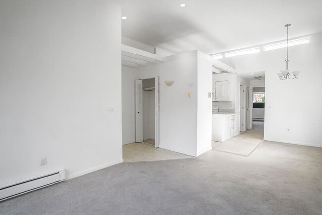 Foto del edificio - 24 Presidential Dr