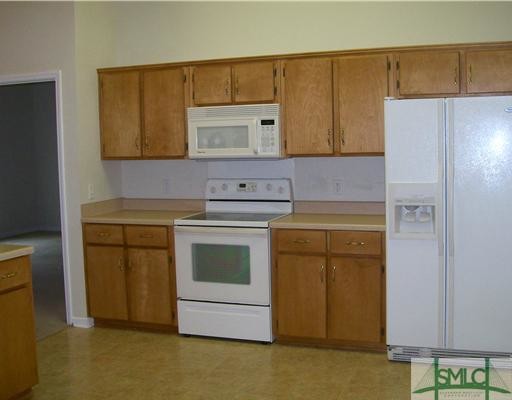Building Photo - 5 Minato Ct