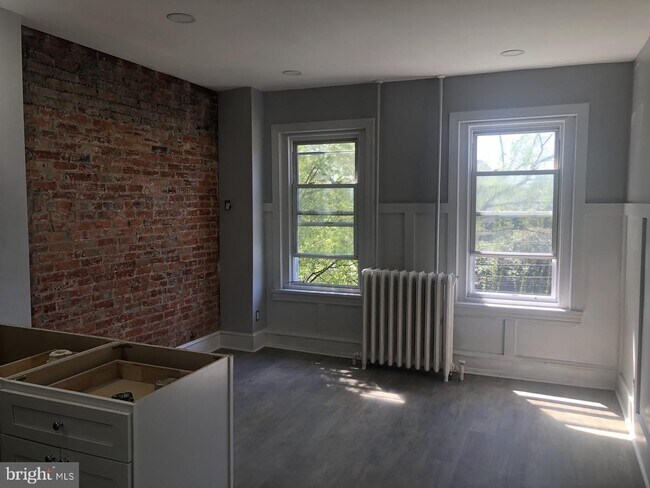 Building Photo - 53 Windermere Ave