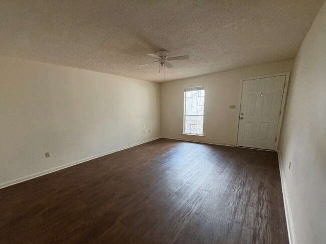 Building Photo - 1469 Green St