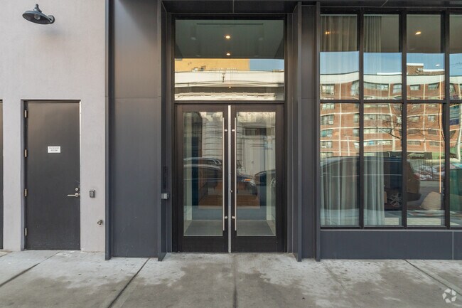 Building Photo - 45 Graham Ave