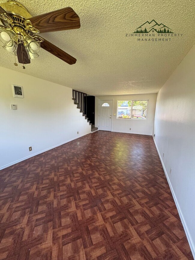 Foto del edificio - 2 Bedroom 1 Bath Duplex in Springfield