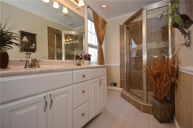 Photo - 2112 Saranac Avenue House