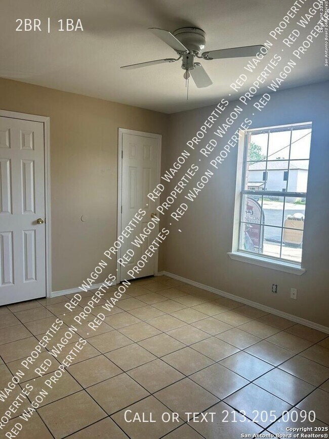 Foto del edificio - 7637 Windsor Oaks