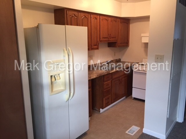 Building Photo - 322 Kenbrook Dr