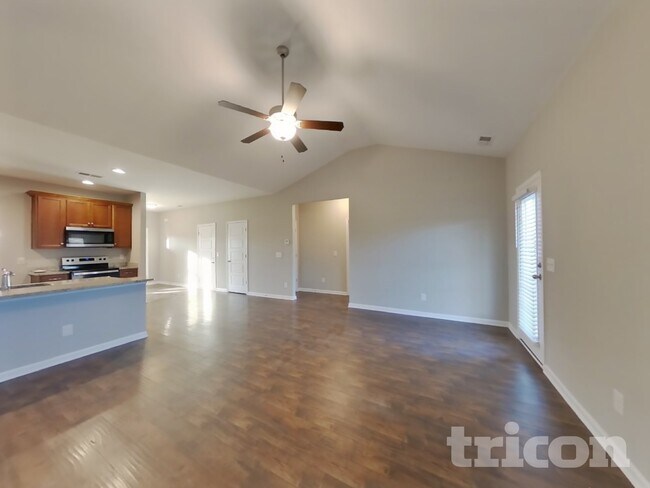 Building Photo - 815 Ellyson Dr