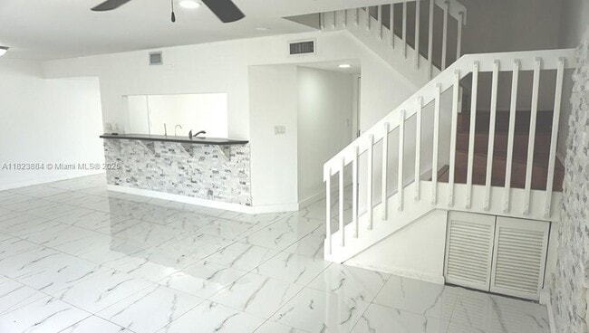 Foto del edificio - 1705 San Remo Cir