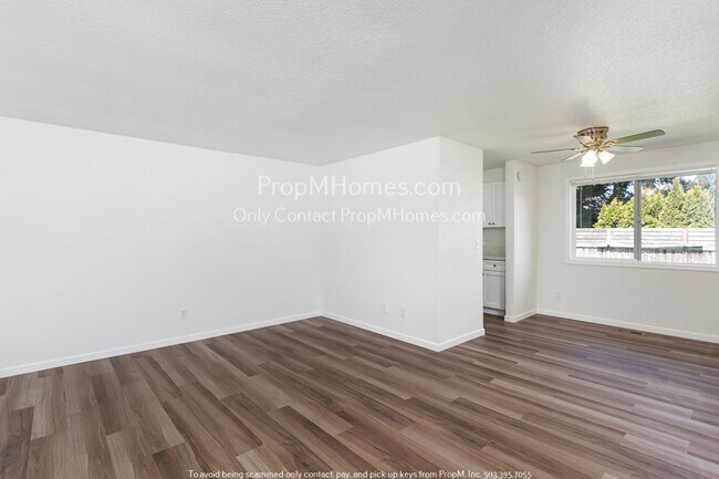 Building Photo - Where Charm Meets Comfort, Three Bedroom R...