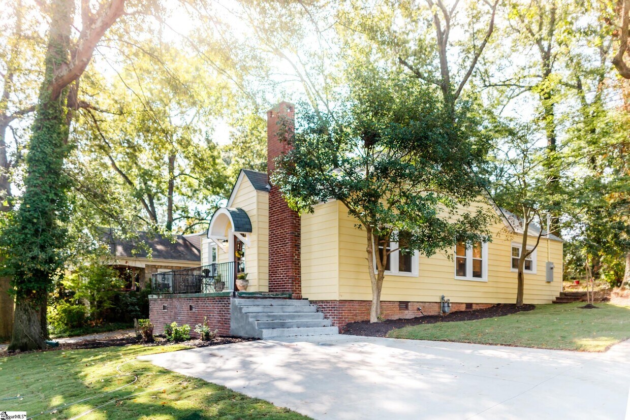 Primary Photo - 400 Cary St