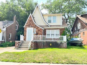 Building Photo - 15863 Kentucky St