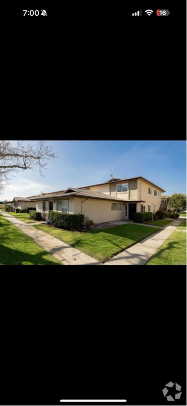 Building Photo - 9856 Buena Vista Ave
