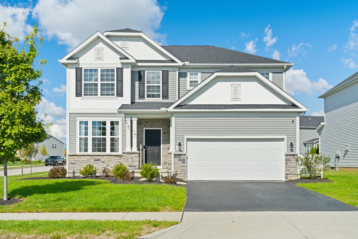 Primary Photo - 369 Lemming Dr