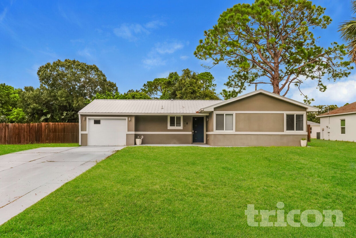 Primary Photo - 1040 Grapefruit Rd SE