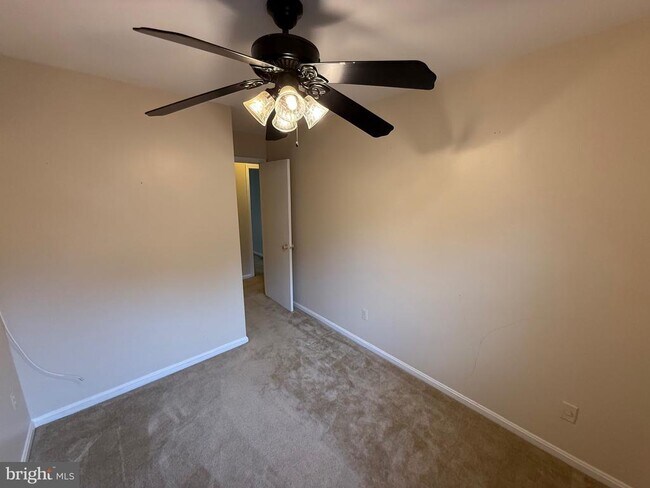 Foto del edificio - 3361 Ryon Ct