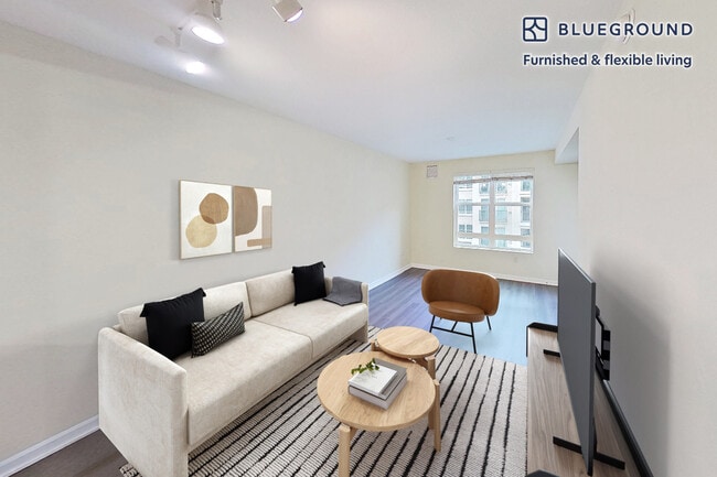 Building Photo - 1099 Admiral Ct