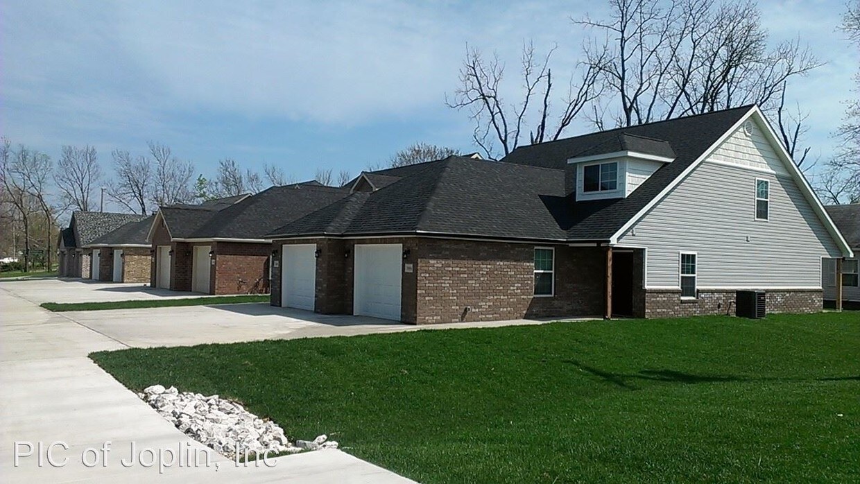 2103 S Delaware Ave, Joplin, MO 64804 Room for Rent in Joplin, MO