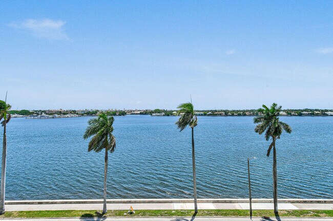 Foto del edificio - 1701 S Flagler Dr
