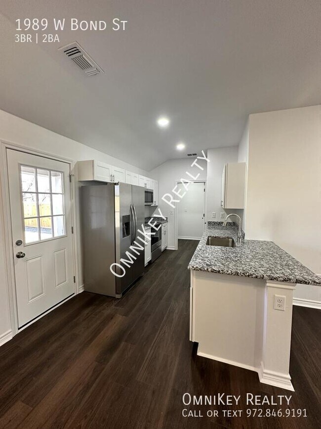 Foto del edificio - 1989 W Bond St