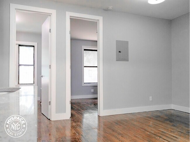 Foto del edificio - 398 E 18th St