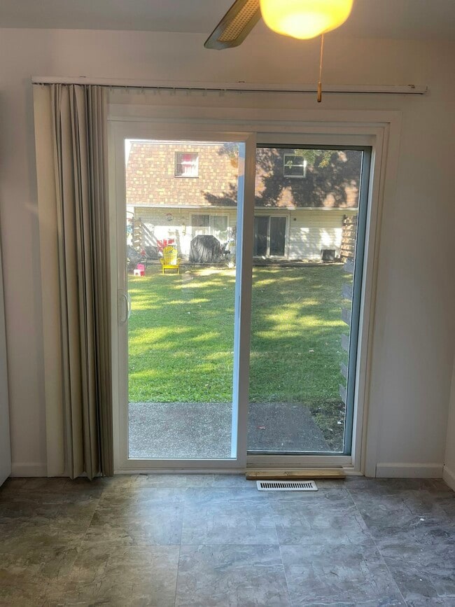 Foto del edificio - 4161 W Ridge Rd