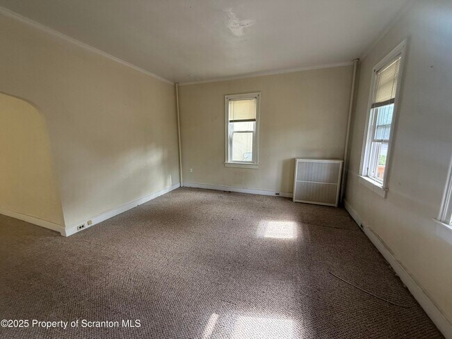Foto del edificio - 1349 Capouse Ave