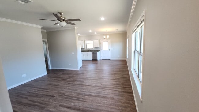 Building Photo - 3319 E 4th St