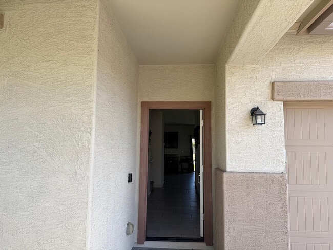 Building Photo - 7217 W Golden Ln