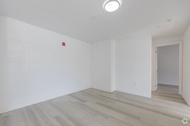 2 chambres, 1 salle de bain - 65 m² - Salon - 3101 Eglinton Ave East