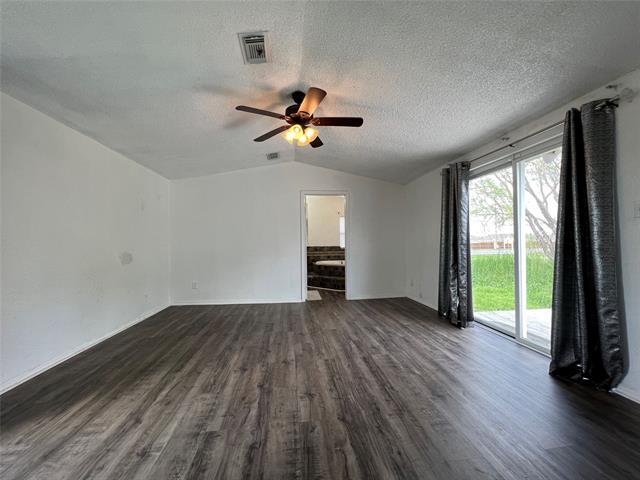 Foto del edificio - 5615 Shady Hill Cir