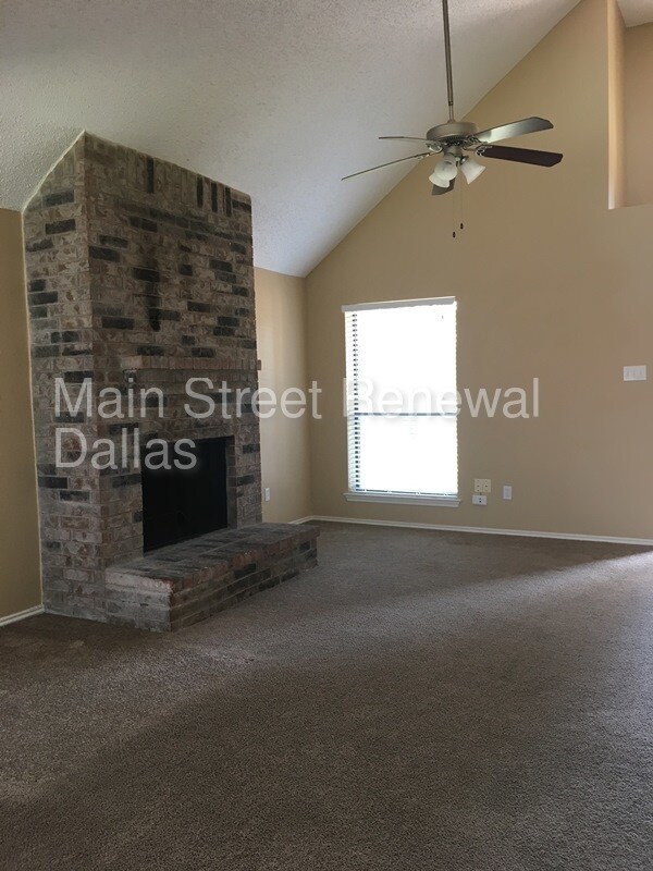 Foto del edificio - 829 Ashmount Ln