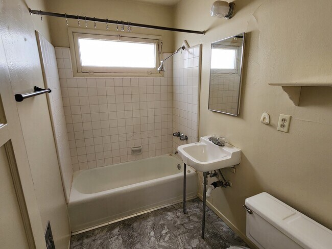 Building Photo - 5710 Traffic Way