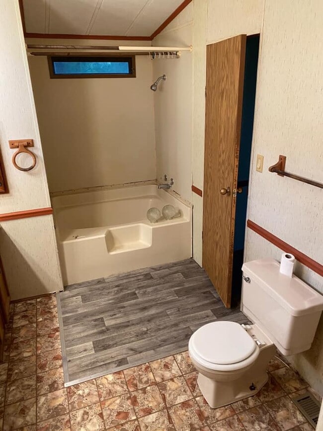 Foto del edificio - 416 Schaal Rd