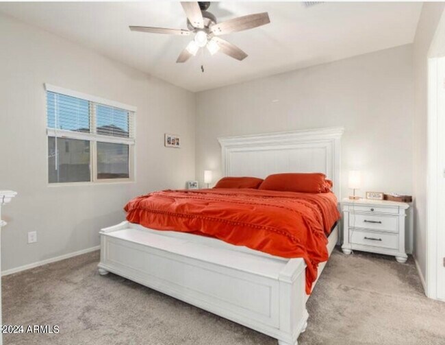 Foto del edificio - 985 E White Wing Dr