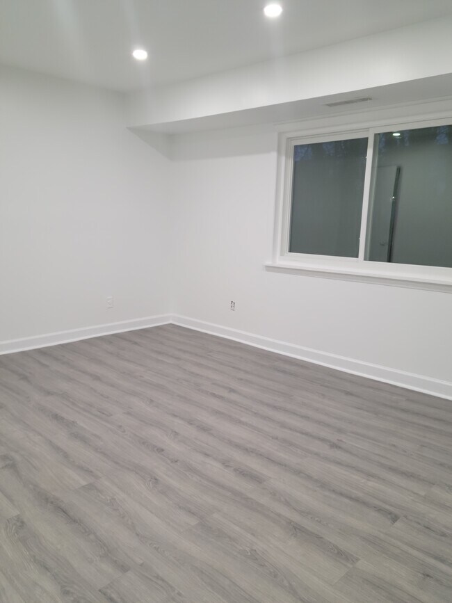 2303 Olson St Unit 302, Hillcrest Heights, MD 20748 Condo for Rent in