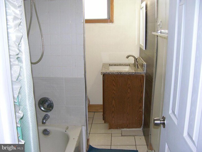 Foto del edificio - 6161 Glenmore Ave