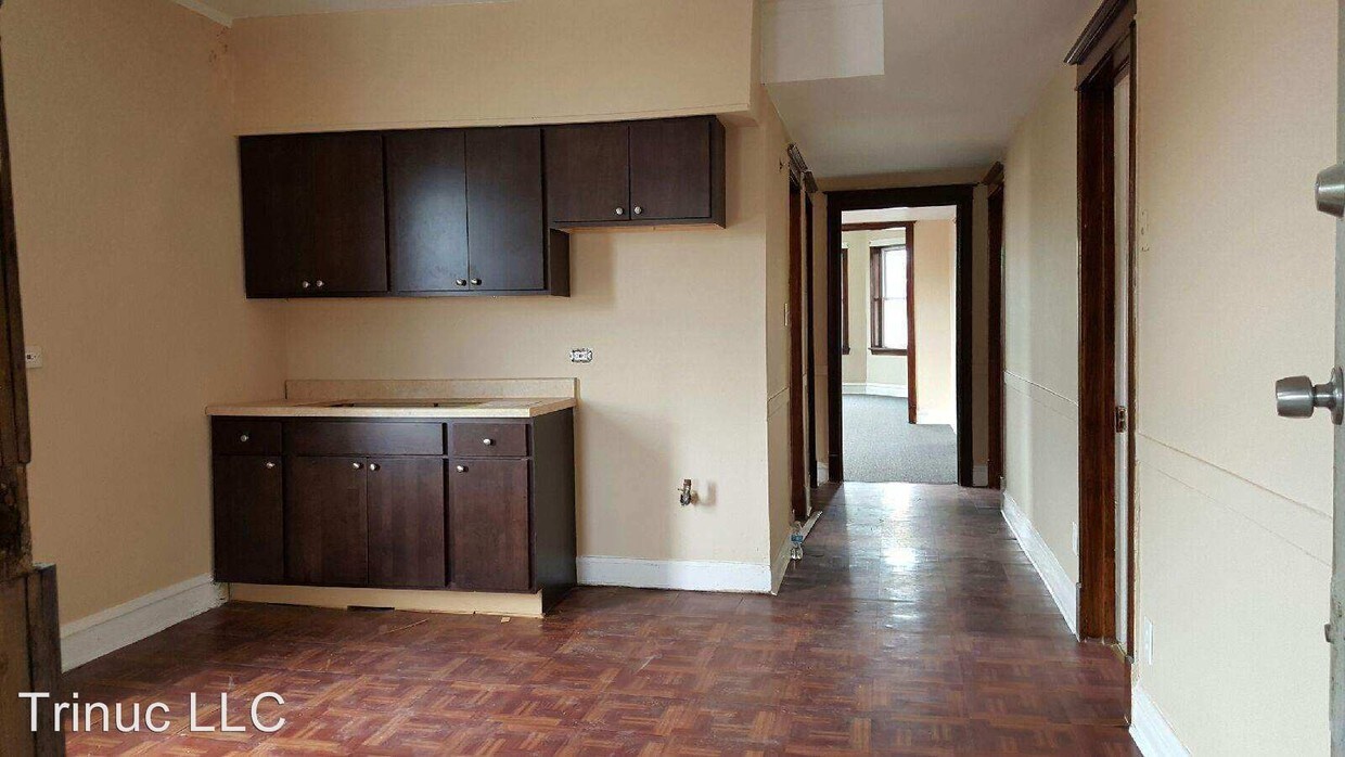 Building Photo - 5419 S Hermitage Ave