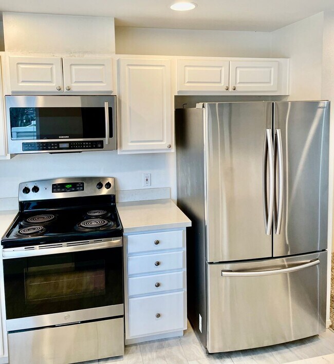 Foto del edificio - 2 Bed / 1 bath townhome at Summerhill Vill...