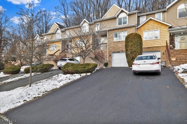 Building Photo - 48 Edgefield Dr