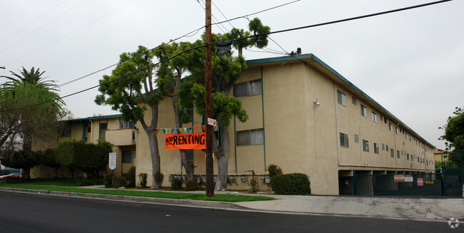 Malden Street - Malden Apartments