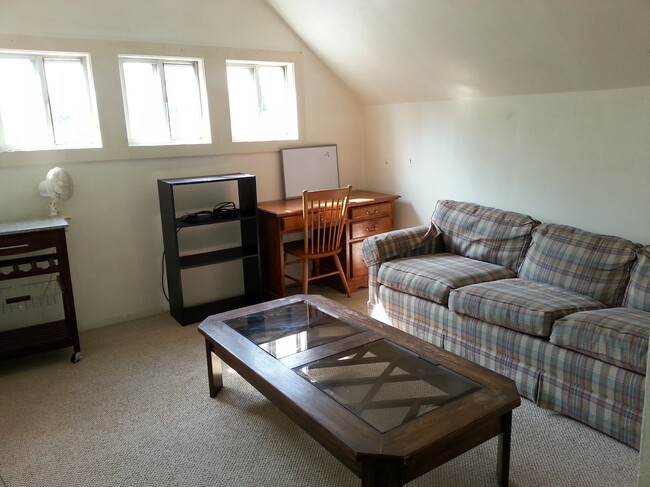 Building Photo - 2479 E 124th St