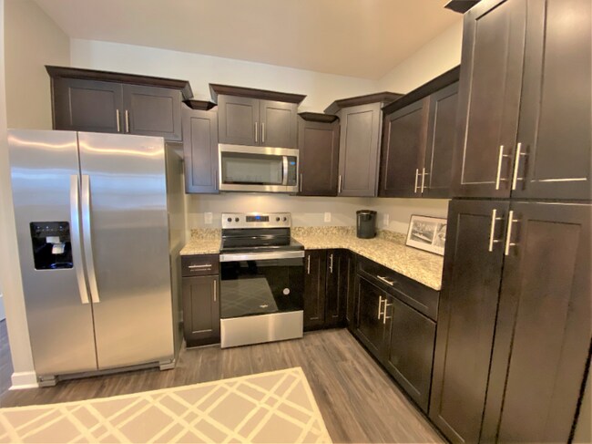 Building Photo - 701 Villa Pl